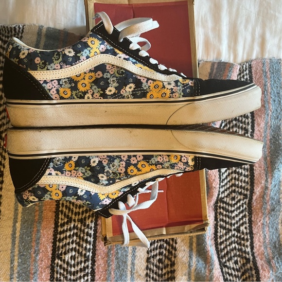 Custom Vans - Picture 5 of 5